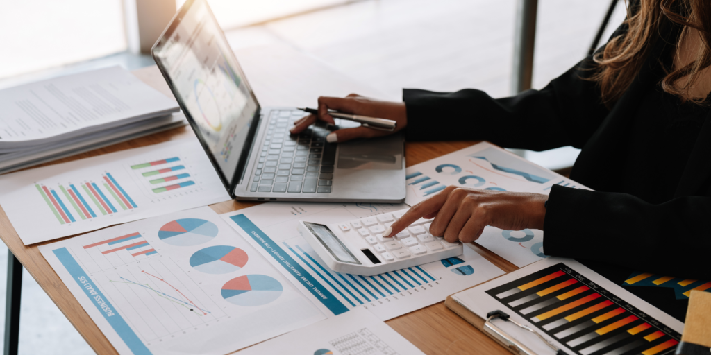 Fixed Salary vs Performance Incentives